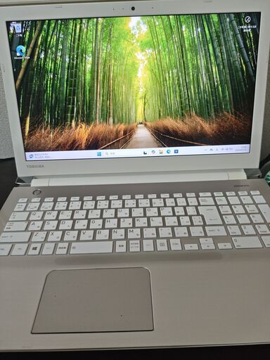 東芝高性能7世代Core i7搭載 高速SSD240Gメモリ大容量16G薄型