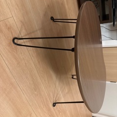 折りたたみコンパクトテーブルの画像