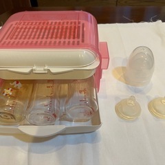 哺乳瓶&消毒ケースの画像