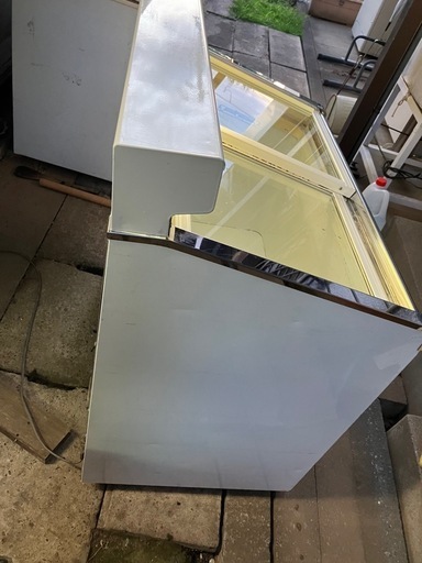冷凍ショーケース