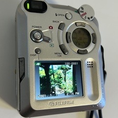 美品、希少！富士フィルム FinePix 6800Z コンパクトデジカメの画像