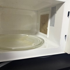 冷蔵庫と電子レンジの画像