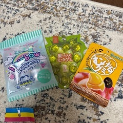 お菓子18点の画像