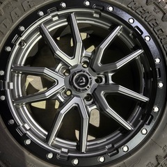 4本ホイールタイヤFuel OffRoadガンメタジープ　127×5 20X9jの画像