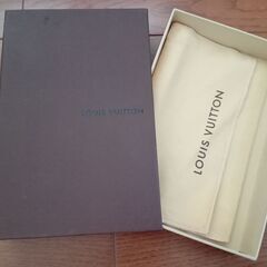 LOUIS VUITTON 空箱(収納袋付き)の画像