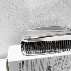 【定価3999円】ヘアブラシ  静電気防止の画像