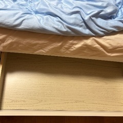 ダブルベッドの画像