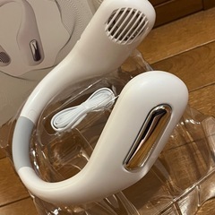 ネッククーラー　首掛け扇風機の画像