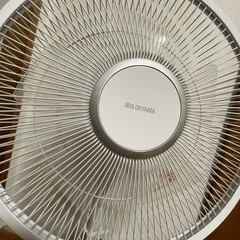 扇風機　IRISOHYAMA リモコン式の画像