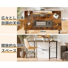PCデスクの画像