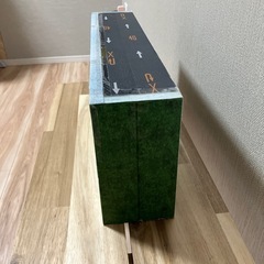 おもちゃ車の駐車場の画像