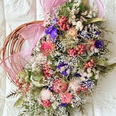 【ハンドメイド】ピンクの花かご風ドライフラワーリース