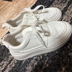(中古)白のスニカーの画像