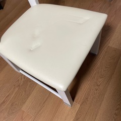 ホワイト　椅子の画像