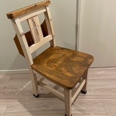 木製チャーチチェアの画像