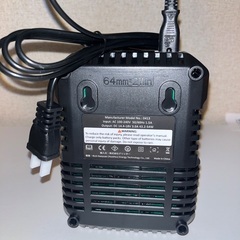 マキタ18Vバッテリ用非純正充電器の画像