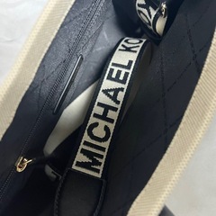 MICHEAL KORS 
 キャンバス トートミディアム カバン の画像
