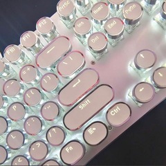 極美品！ゲーミングキーボード／ホワイト／黒軸／フルサイズの画像