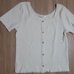 ♪新品未使用♪　２枚色違い　RETRO GIRL　半袖ボタン付き ニットトップスセット売り の画像
