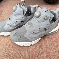 Reebok リーボック インスタ ポンプフューリー グレー スポーツ シューズ 23.5cmの画像