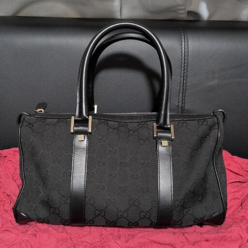 GUCCI GGキャンバス ボストンバッグベルト部分角などハゲがあります GUCCI GGキャンバス ボストンバッグベルト部分角などハゲが