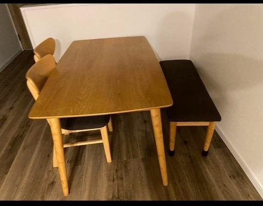 ダイニングテーブル、チェア