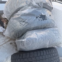 215/65R16 DUNLOPスタッドレスタイヤの画像
