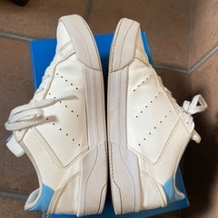 子供用 23.0 adidas　スニーカーの画像