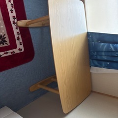 ダイニングテーブルの画像
