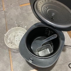 ほぼ新品4合炊き炊飯器　荒川区町屋で受け渡しの画像