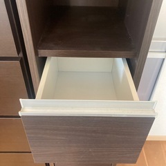 ダークブラウン 食器棚 収納棚の画像