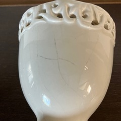 ⭕️白い陶器の植木鉢の画像
