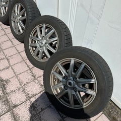 スタッドレスタイヤの画像