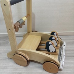 ペンギンの可愛い手押し車　の画像