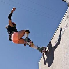 (3963) SkaterSocks (スケーターソックス) ロングソックス 靴下 男女兼用 ソックス チューブソックス Knee high White tube socks with Navy Blue stripes style 1 (22インチ) スケボー SK8 Sの画像