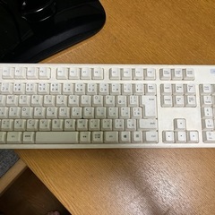 【7/22正午頃、もしくは夜間に取りに来れる方限定】Aiserモニター、I-O DATA外付けCDドライブ、ELECOMキーボードの画像