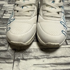 SKECHERS スニーカー 24.5の画像