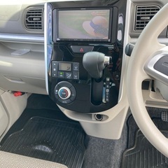 とても綺麗な車の画像