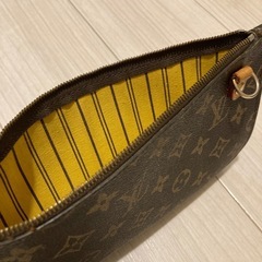 LOUIS VUITTONの画像