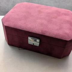 鍵付きジュエリーケースの画像