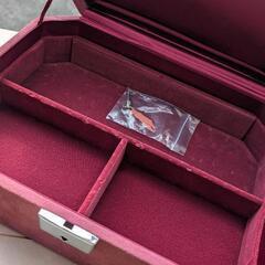 鍵付きジュエリーケースの画像