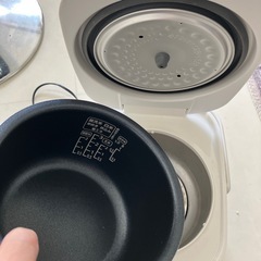 　【引き取り限定】アイリスオーヤマ炊飯器の画像