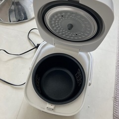 　【引き取り限定】アイリスオーヤマ炊飯器の画像