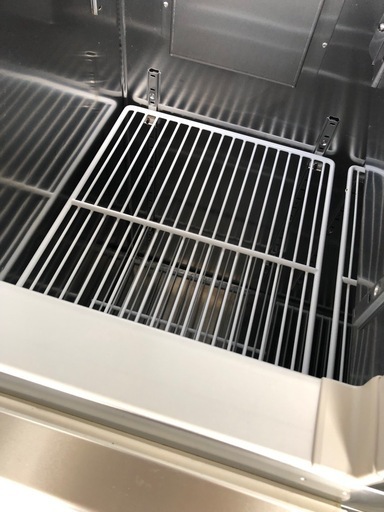 ●販売終了●業務用　ホシザキ  4ドア冷蔵冷凍庫　冷蔵430L/冷凍129L  製造番号E204924　中古品