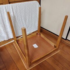 世田谷区近辺配送可能　ニトリ 木製 ダイニングテーブル3点セット　オーク75テーブル・ラバーウッドチェア2脚 2人掛け　(DT CLS 75×75cm NA/DC PRT NA)の画像