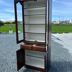 きれいな食器棚を譲ります！の画像