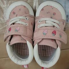 女の子　サンダル　靴の画像
