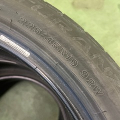 無料タイヤ　225/45R19の画像