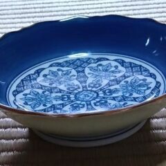 【哲山】青と白の柄が美しい陶器 深皿5枚セット。の画像