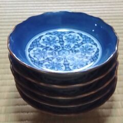【哲山】青と白の柄が美しい陶器 深皿5枚セット。の画像